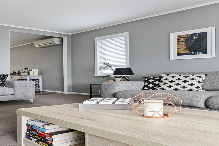 Photo of property in 34 Ranui Avenue, Ranui, Auckland, 0612