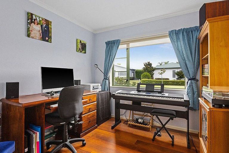 Photo of property in 10 Malbec Way, Greenmeadows, Napier, 4112