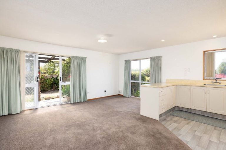 Photo of property in 2 Vivian Street, Burwood, Christchurch, 8083