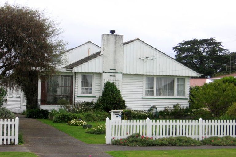 Photo of property in 9 William Street, Levin, 5510