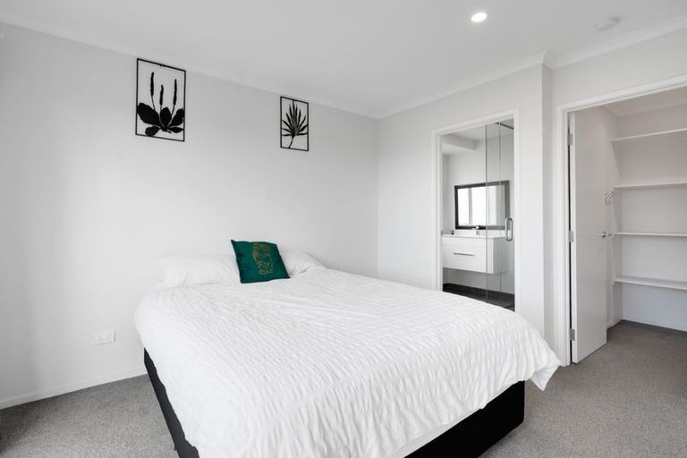 Photo of property in 4 Kakariki Lane, Waiwhakaiho, New Plymouth, 4312