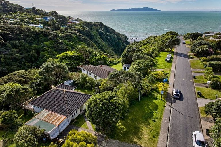Photo of property in 13 Pukerua Beach Road, Pukerua Bay, 5026