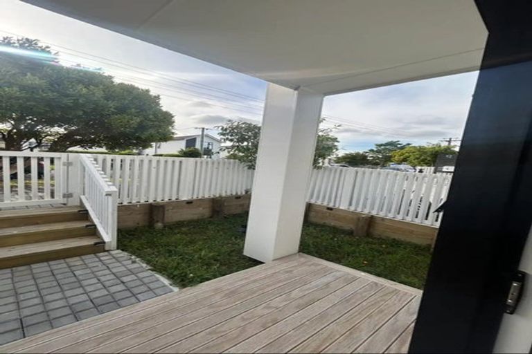 Photo of property in 20/12 Arney Road, Ranui, Auckland, 0612