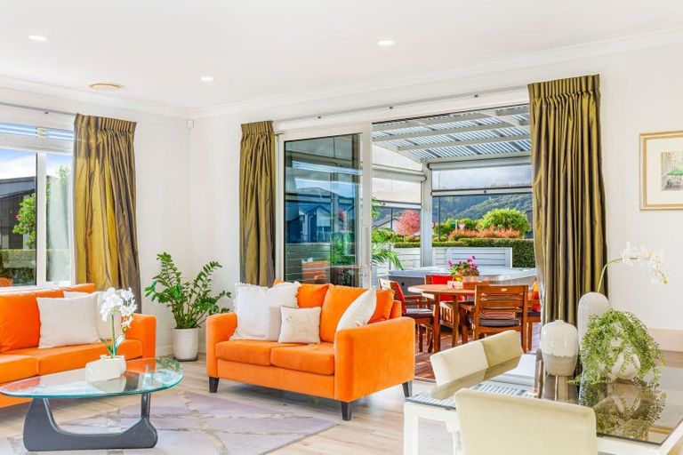 Photo of property in 26 Korako Drive, Kumeu, 0810