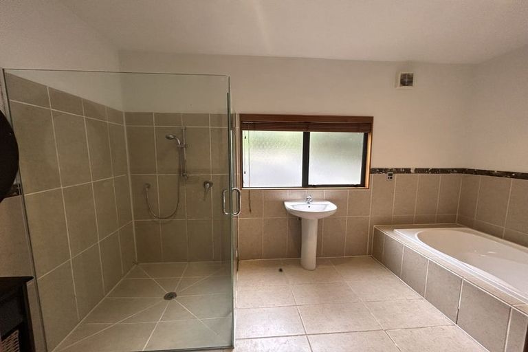 Photo of property in 85 Ngarara Road, Waikanae, 5036