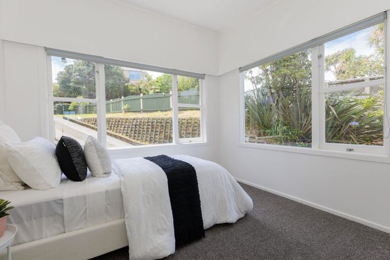 Photo of property in 16 City View Grove, Harbour View, Lower Hutt, 5010