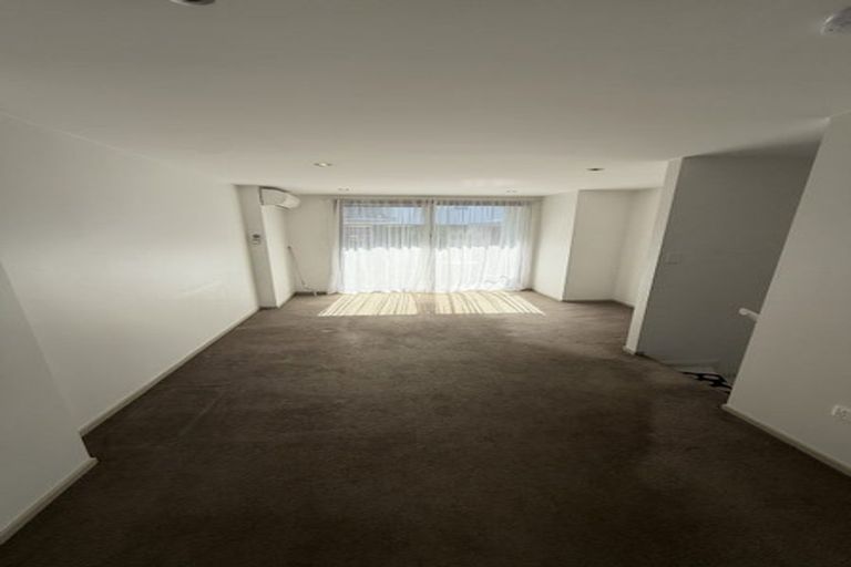 Photo of property in 3/464 Adelaide Road, Berhampore, Wellington, 6023