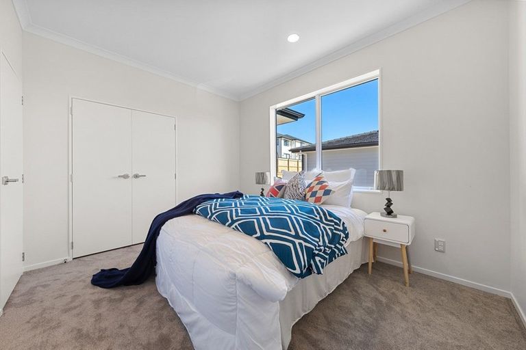 Photo of property in 26 Celestial Crescent, Orewa, 0931