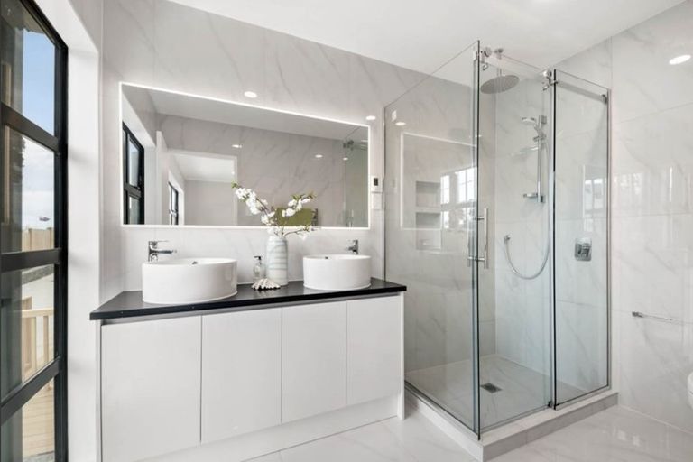 Photo of property in 408b East Coast Road, Sunnynook, Auckland, 0630