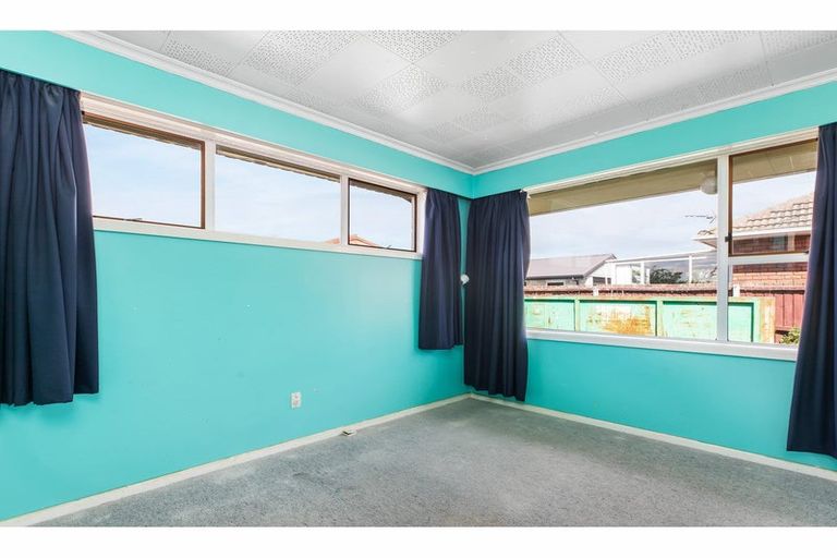Photo of property in 24 Palmers Road, New Brighton, Christchurch, 8083