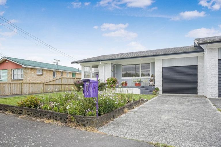 Photo of property in 1 Kingsley Street, St Andrews, Hamilton, 3200