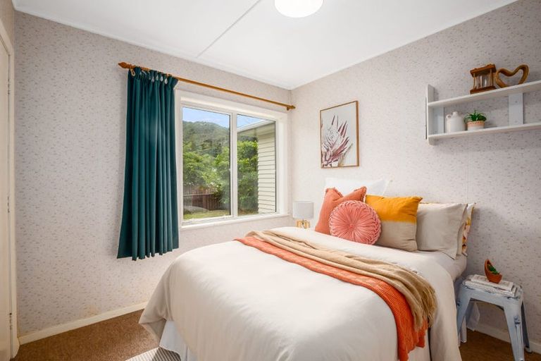 Photo of property in 76 Peel Place, Wainuiomata, Lower Hutt, 5014