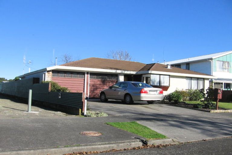 Photo of property in 37 Moyne Avenue, Milson, Palmerston North, 4414