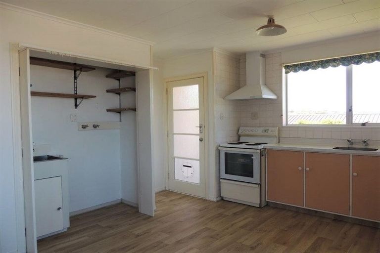 Photo of property in 6b Reese Jones Grove, Maungaraki, Lower Hutt, 5010