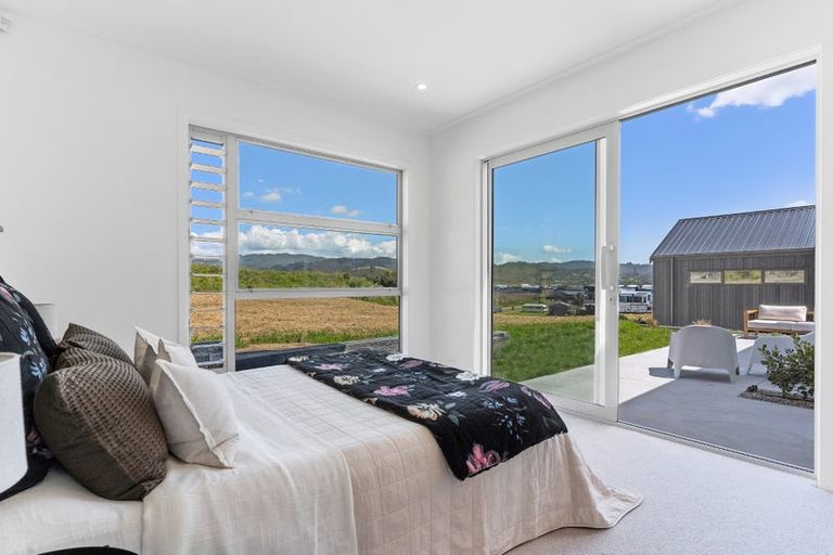Photo of property in 16 Ian Hopper Way, Pauanui, 3579