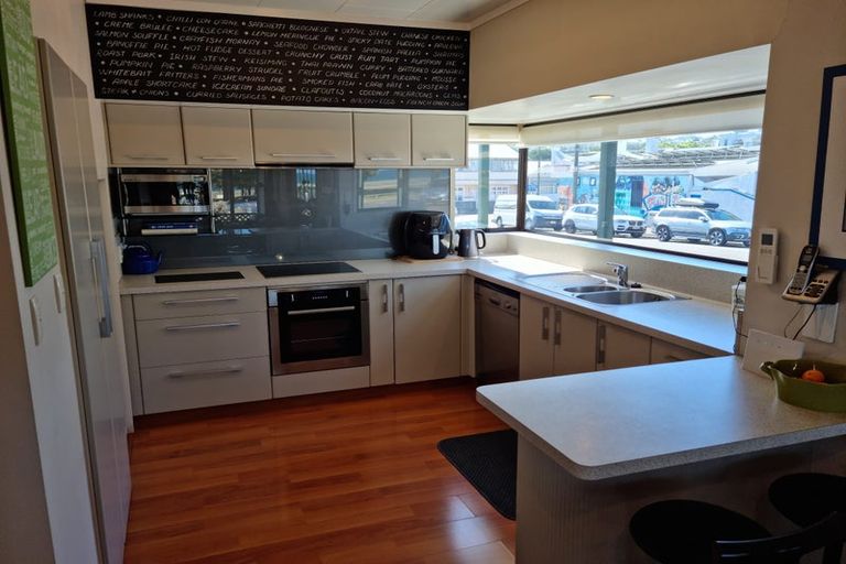 Photo of property in 399 Marine Parade, Napier South, Napier, 4110