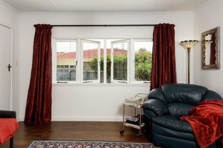 Photo of property in 496c Devonport Road, Tauranga South, Tauranga, 3112