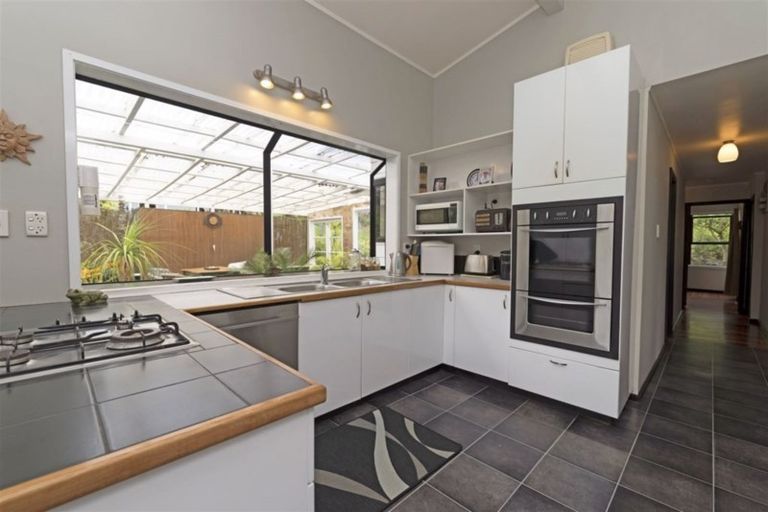 Photo of property in 214 Motutara Road, Muriwai, Waimauku, 0881