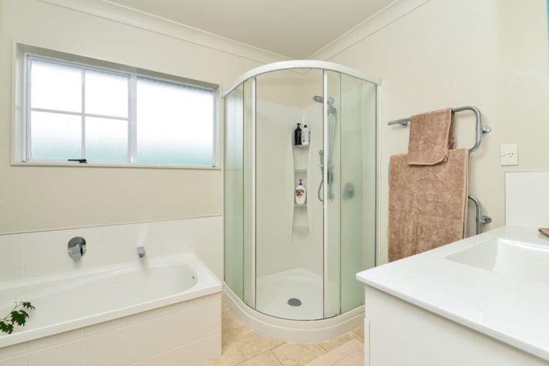 Photo of property in 94 Endeavour Avenue, Flagstaff, Hamilton, 3210