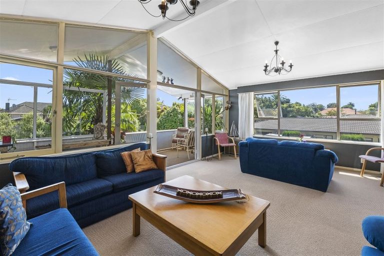 Photo of property in 355 Oxford Street, Levin, 5510