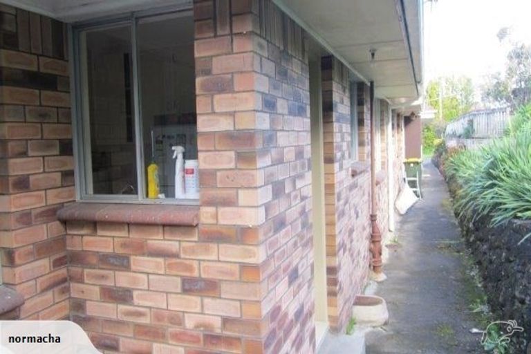 Photo of property in 3/20 Parkhill Road, Mellons Bay, Auckland, 2014