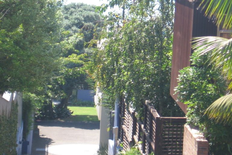 Photo of property in 23 Bournemouth Terrace, Murrays Bay, Auckland, 0630