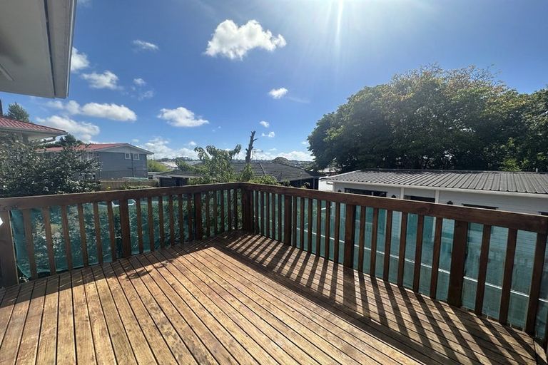 Photo of property in 49 Bruce Road, Glenfield, Auckland, 0629