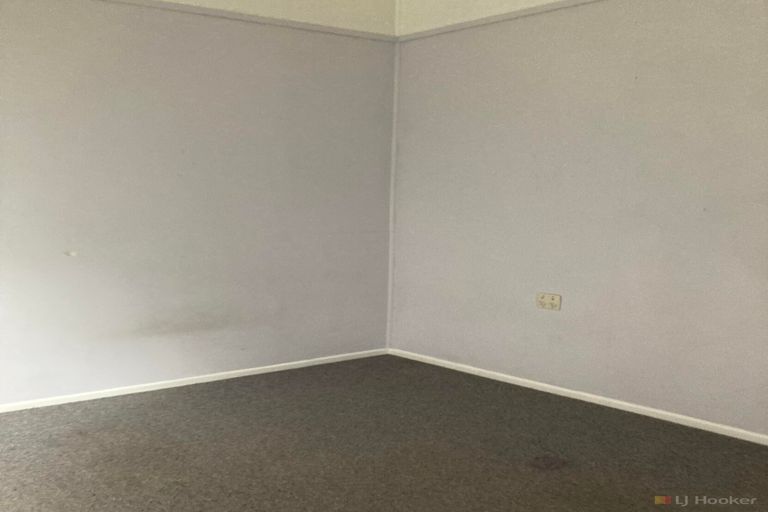 Photo of property in 52 Timaru Road, Waimate, 7924