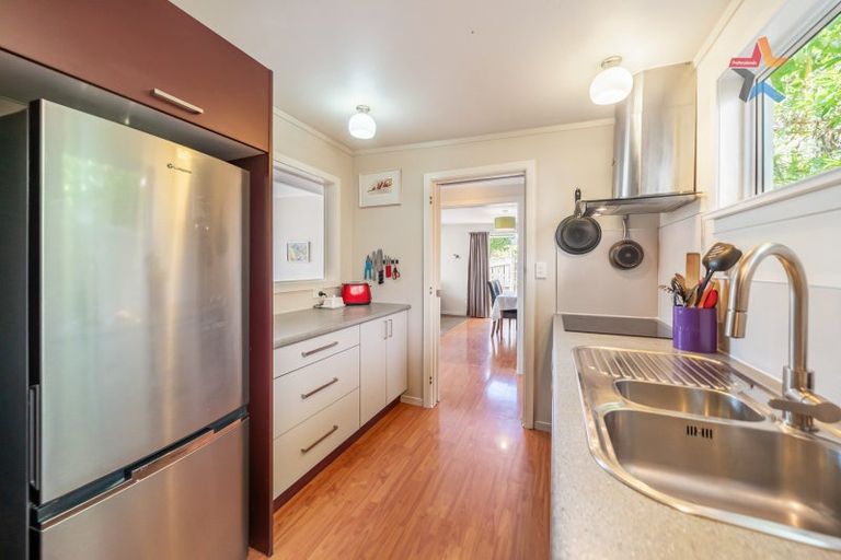 Photo of property in 28 Hollies Crescent, Johnsonville, Wellington, 6037