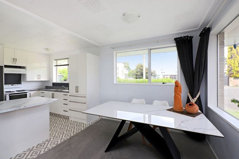 Photo of property in 220a Wolseley Street, Mayfair, Hastings, 4122