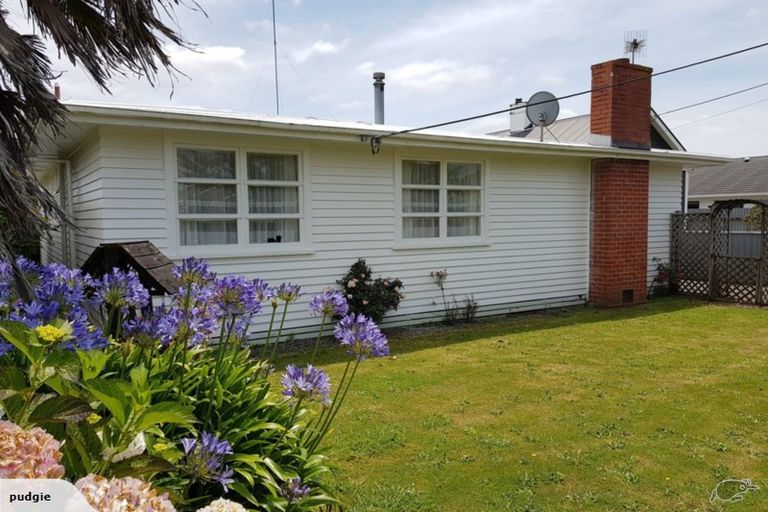 Photo of property in 37 Disraeli Street, Hawera, 4610