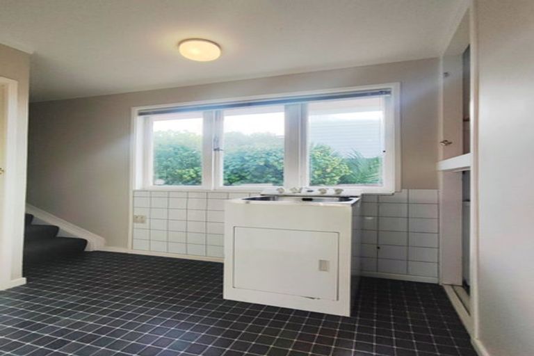 Photo of property in 13 Marina Road, Torbay, Auckland, 0630