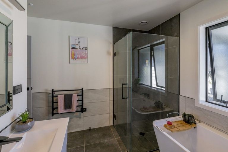 Photo of property in 8 Gladys Place, Levin, 5510