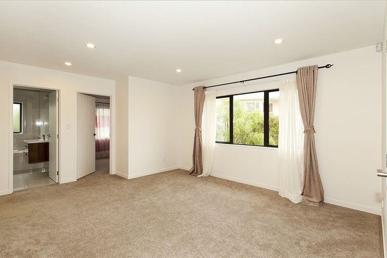 Photo of property in 17a Tainui Street, Torbay, Auckland, 0630