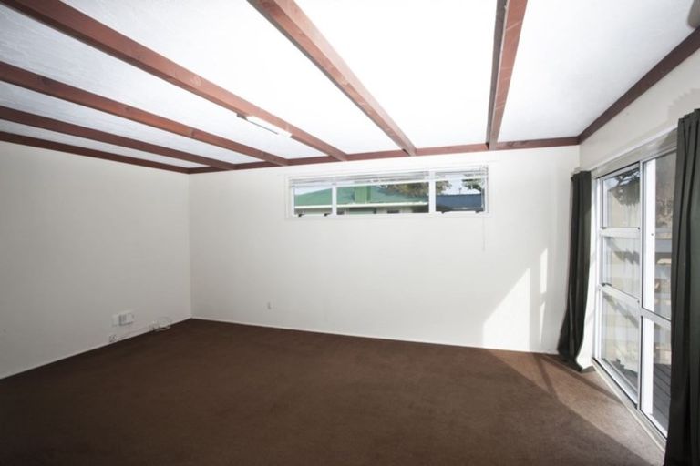 Photo of property in 1/6 Lingfield Street, Glenfield, Auckland, 0629