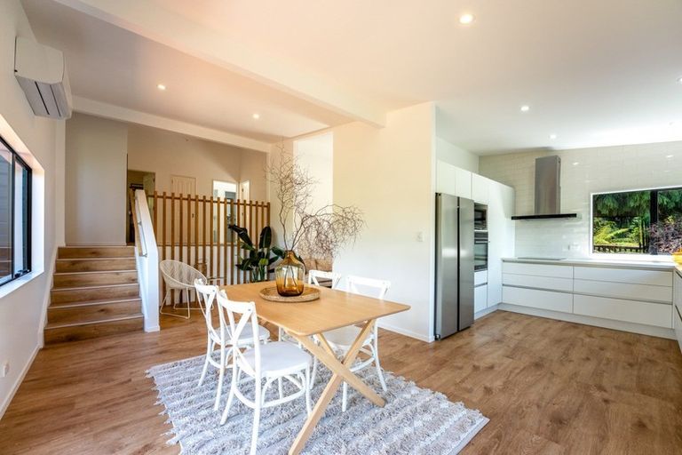 Photo of property in 11 Lannan Road, Surfdale, Waiheke Island, 1081