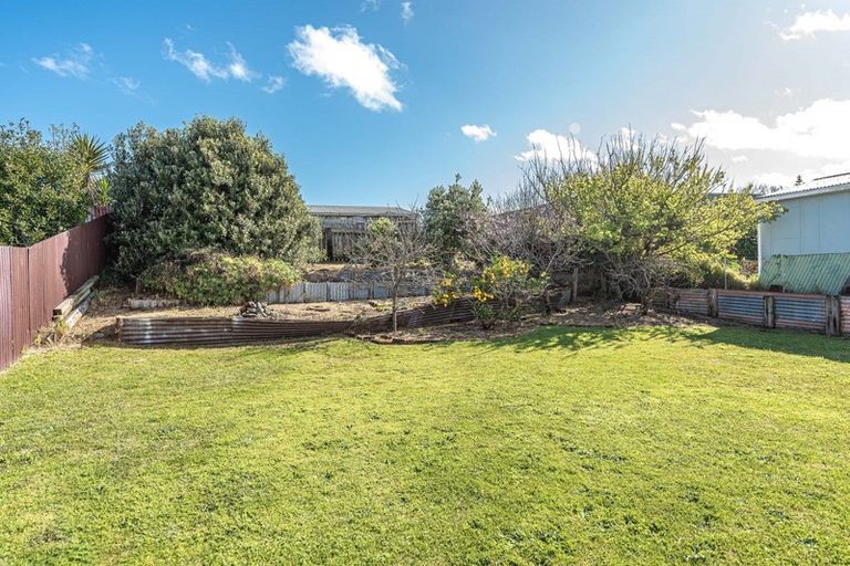 Photo of property in 13 Karaka Street, Castlecliff, Whanganui, 4501