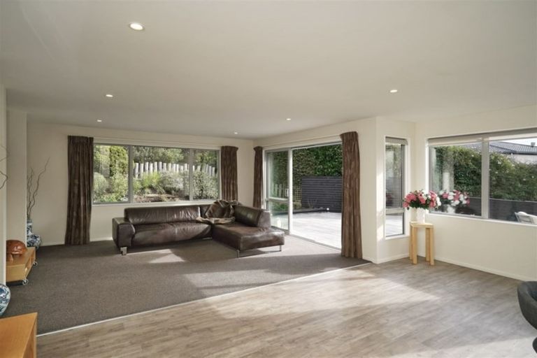 Photo of property in 14 Virginia Lane, Mount Pleasant, Christchurch, 8081