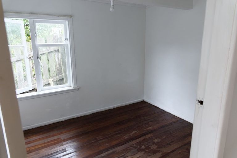 Photo of property in 47a Matai Road, Stanmore Bay, Whangaparaoa, 0932