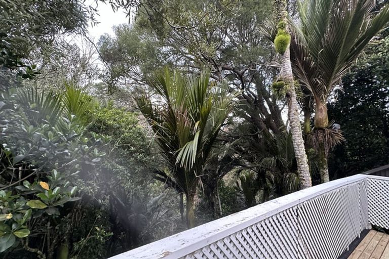 Photo of property in 4 Hiwihau Place, Glenfield, Auckland, 0629