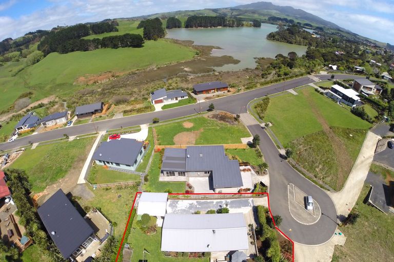 Photo of property in 6 Harakeke Place, Raglan, 3225