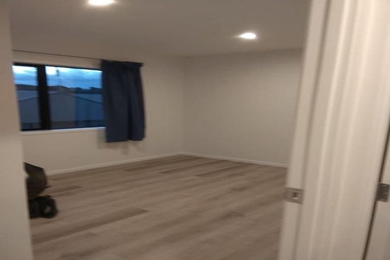 Photo of property in 90 Whangaparaoa Road, Red Beach, 0932