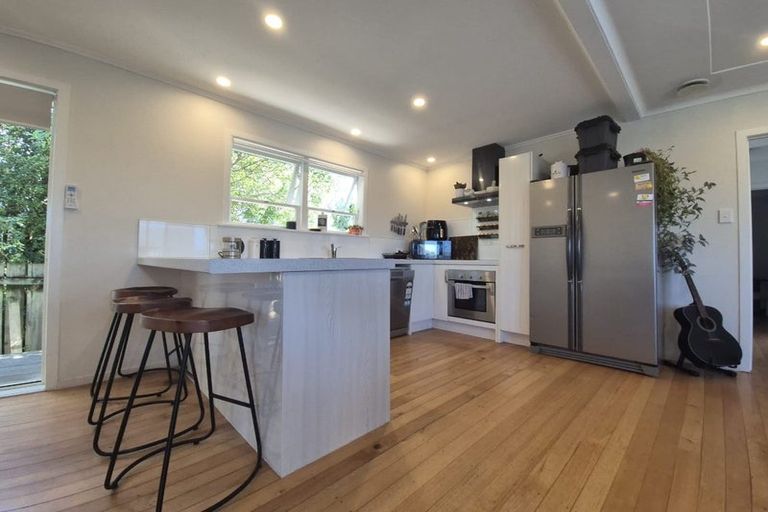 Photo of property in 832 Whangaparaoa Road, Manly, Whangaparaoa, 0930