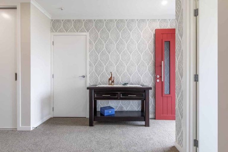 Photo of property in 33 Belgrove Drive, Waipukurau, 4200