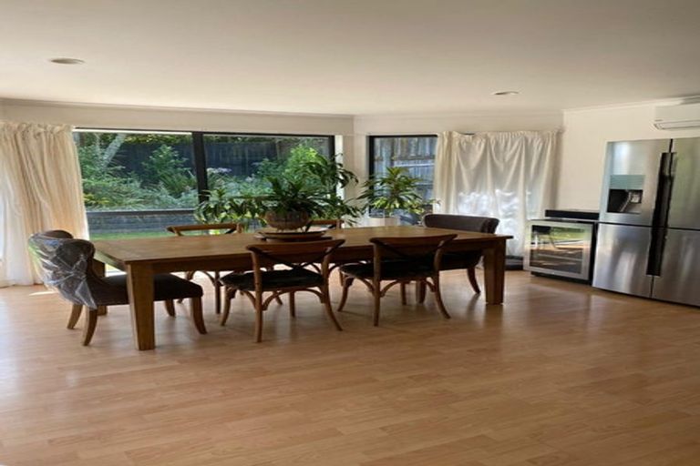 Photo of property in 6 Red Oak Place, Schnapper Rock, Auckland, 0632