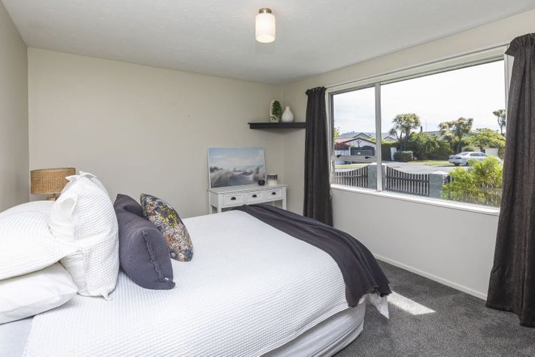 Photo of property in 72 Orrick Crescent, Avondale, Christchurch, 8061