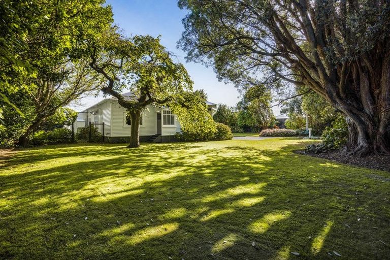 Photo of property in 16 Fairfield Road, Hawera, 4610