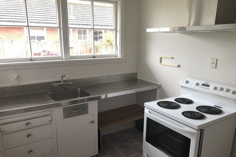 Photo of property in 2/26 Hampton Place, Burnside, Christchurch, 8053