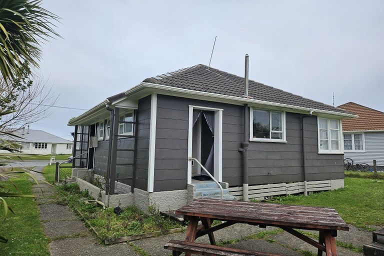 Photo of property in 9 Mckane Place, Cobden, Greymouth, 7802