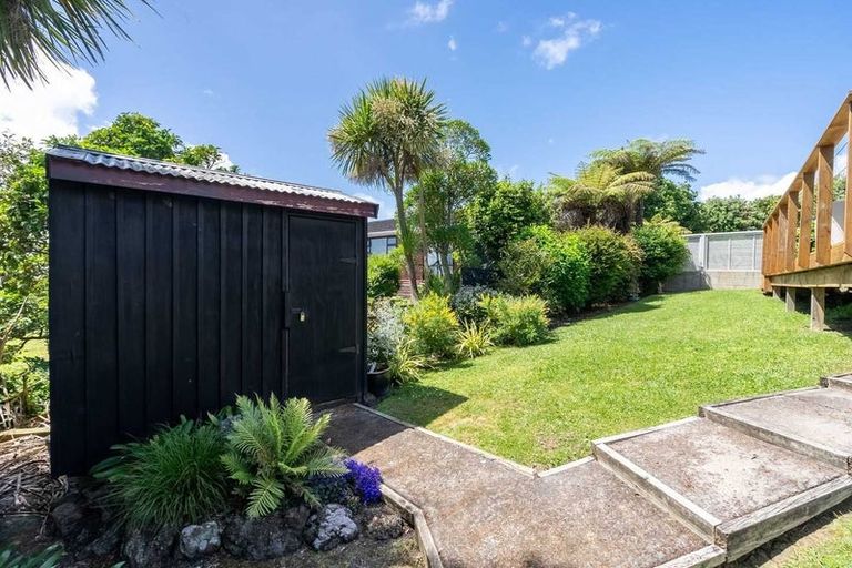 Photo of property in 2/22 Zion Road, Birkenhead, Auckland, 0626